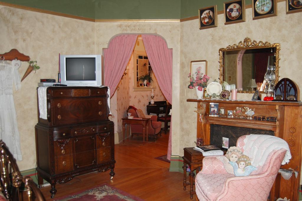 Schuster Mansion Bed & Breakfast Milwaukee Bilik gambar
