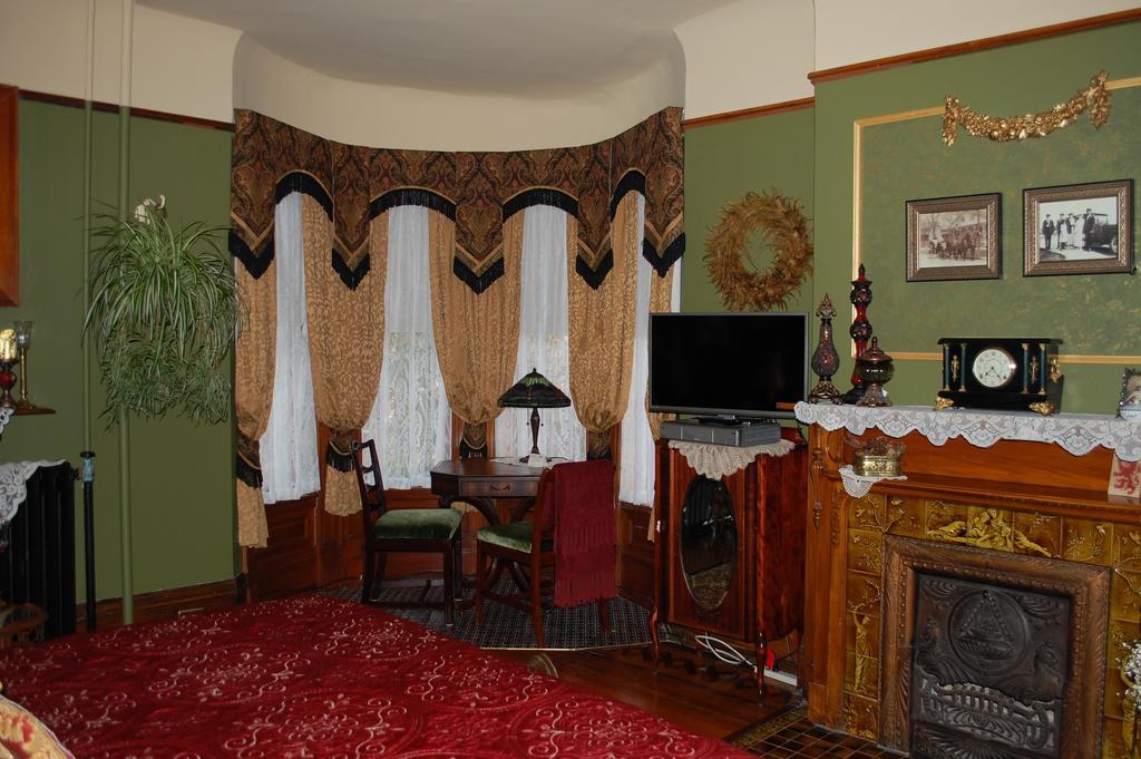Schuster Mansion Bed & Breakfast Milwaukee Bilik gambar