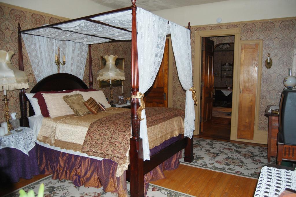 Schuster Mansion Bed & Breakfast Milwaukee Bilik gambar